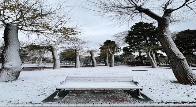 Çanakkale’de kardan kapanan 46 köy yolunda çalışma yapılıyor 