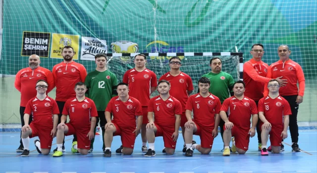 Down Sendromlu Futsal Milli Takımı başarılarının sırrını ”birliktelik” olarak görüyor