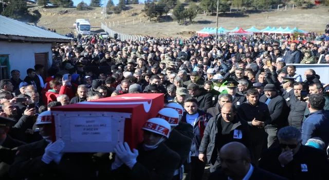 Şehit Sözleşmeli Er Emrullah Gülmez, Kahramanmaraş’ta son yolculuğuna uğurlandı