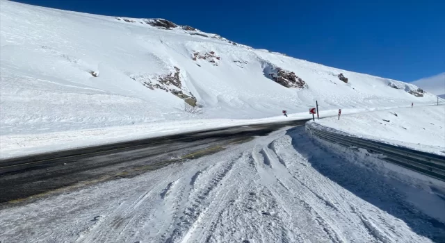 Kars ile Tunceli’de kar yağışı, Erzurum, Iğdır ve Ardahan’da soğuk hava etkili oldu