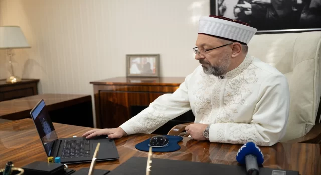 Diyanet İşleri Başkanı Erbaş, AA’nın ”Yılın Kareleri” oylamasına katıldı: