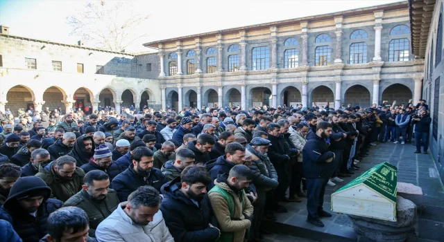 İstanbul’da öldürülen ”Filozof Ramazan”ın cenazesi Diyarbakır’da defnedildi