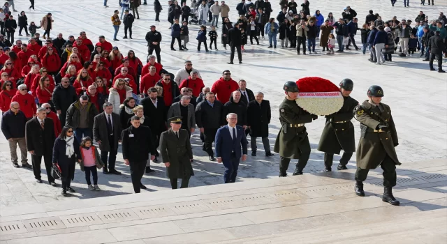 Hentbol ailesi, THF’nin 48. yılında Anıtkabir’i ziyaret etti