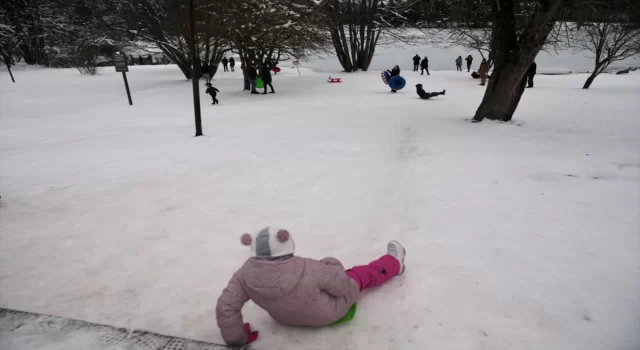 Gölcük Tabiat Parkı’nda tatil yoğunluğu sürüyor