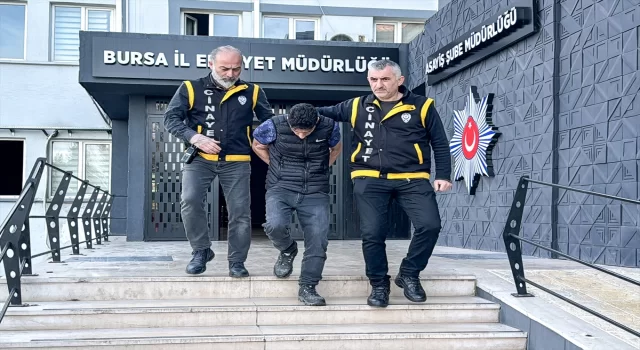 GÜNCELLEME 2 Bursa’da anne babasını ve kardeşini öldüren şüpheli adliyeye sevk edildi