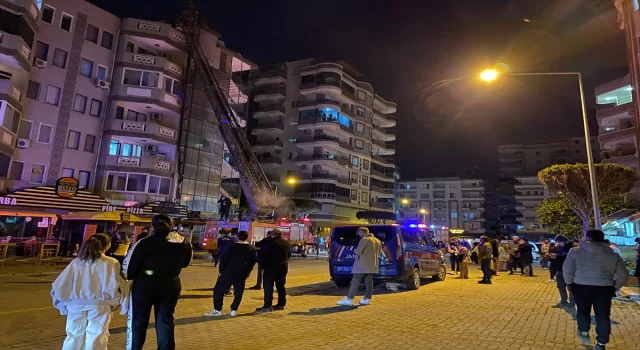 Alanya’da bacada çıkan yangın 5 katlı binada hasara neden oldu 