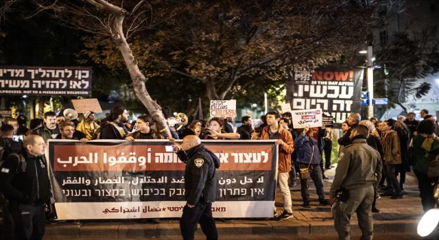 Gazze’deki İsrailli esirlerin yakınları Tel Aviv’de otoyolu kapattı