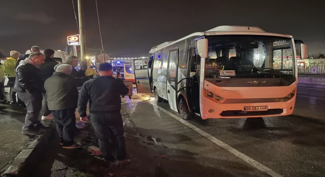 Bursa’da midibüsün elektrik direğine çarpması sonucu 10 yabancı turist yaralandı