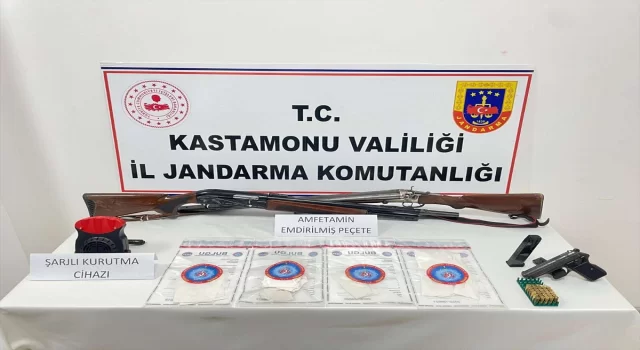 Kastamonu’da peçeteye emdirilmiş uyuşturucuyla yakalanan 2 şüpheli gözaltına alındı