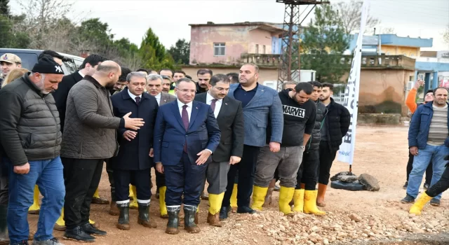 TBMM Başkanvekili Bekir Bozdağ, Şanlıurfa’da sağanağın etkilediği bölgeleri ziyaret etti