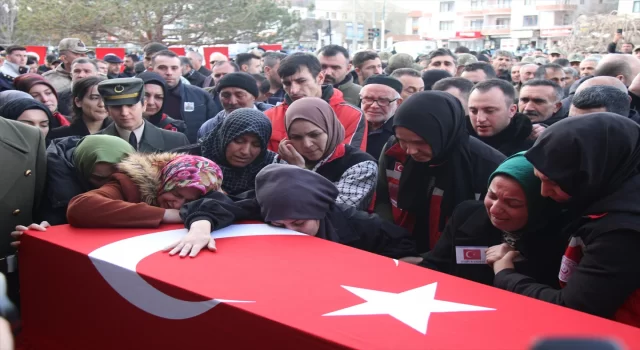 GÜNCELLEME  PençeKilit Operasyonu’nda şehit olan Salih Ay, Erzincan’da son yolculuğuna uğurlandı