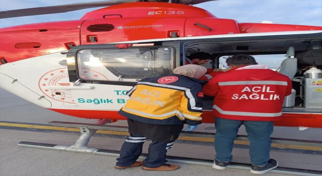 Bahçesaray’da rahatsızlanan kişi ambulans helikopterle Van’a nakledildi 