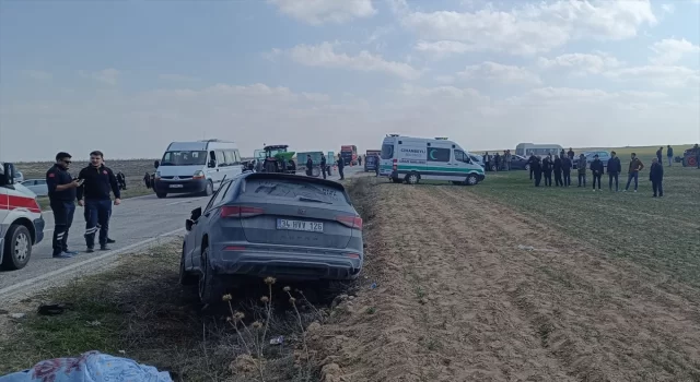 Konya’da traktörle çarpışan otomobildeki 2 kişi öldü, 3 kişi yaralandı