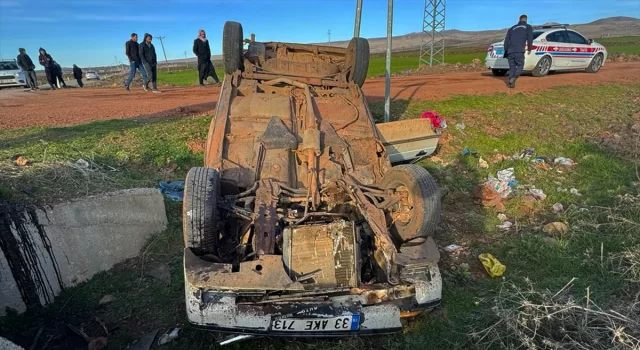 Şanlıurfa’da minibüs ile otomobilin çarpıştığı kazada 4 kişi yaralandı