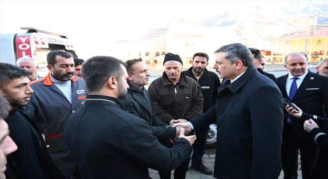 Erzurum Valisi Çiftçi, heyelan yaşanan Çaybaşı Mahallesi’nde araştırma yaptı: