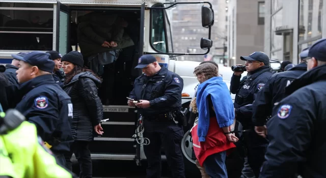 New York’ta, Biden’ı protesto eden 50’ye yakın protestocu gözaltına alındı