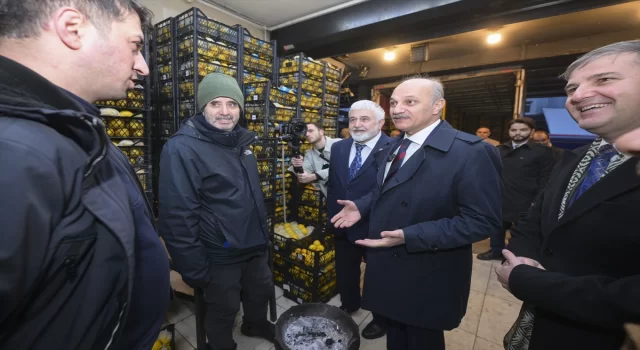 Saadet Partisi İBB Başkan adayı Aydın, esnaf ziyaretinde bulundu: 