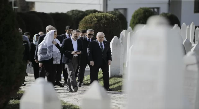 Milli Savunma Bakanı Güler, Bosna Hersek’te Kovaçi Şehitliği’ni ziyaret etti