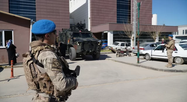 Adıyaman’da tartıştığı eşini, bacanağını ve bacanağının oğlunu öldüren şüpheli adliyeye sevk edildi