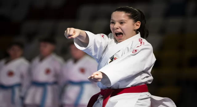 Ankara’da düzenlenen Türkiye Karate Şampiyonası’nın açılış töreni yapıldı