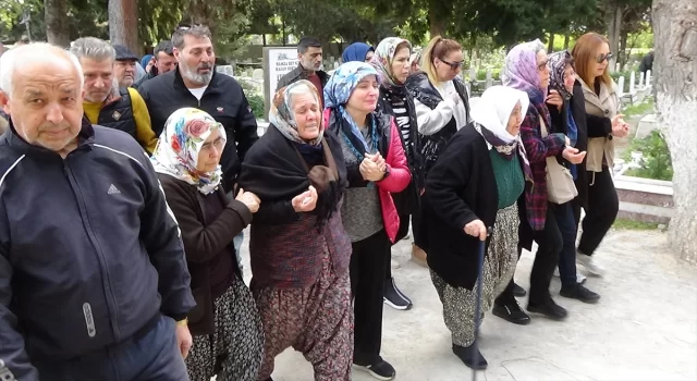 Mersin’de evde çıkan yangında ölen çiftin cenazesi defnedildi