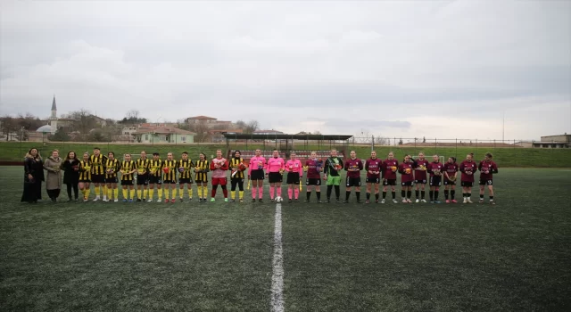 Edirne’de ”Kadınlar Sınırları Aşıyor Futbol Turnuvası” düzenlendi