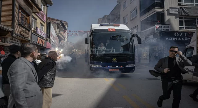 İYİ Parti Genel Başkanı Akşener, Çubuk ve Pursaklar’da esnaf ziyaretinde bulundu