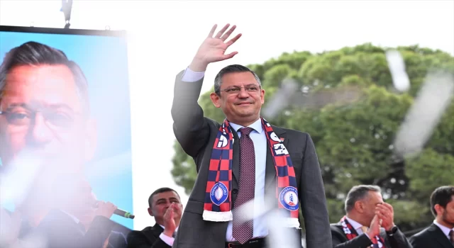 CHP Genel Başkanı Özel, İzmir’in Ödemiş ilçesinde halk buluşmasına katıldı