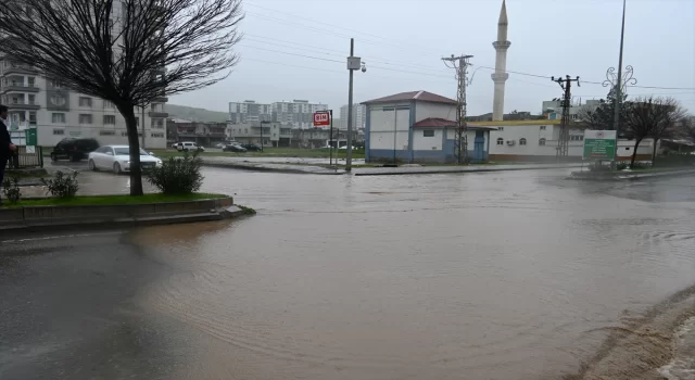 Siirt Kurtalan’da sağanak hayatı olumsuz etkiledi