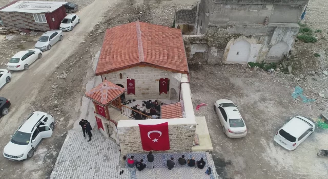 Hatay’da depremlerde hasar alan ve restorasyonu tamamlanan mescit ibadete açıldı