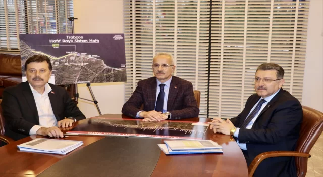 Ulaştırma ve Altyapı Bakanı Uraloğlu, Trabzon’daki projeleri değerlendirdi: