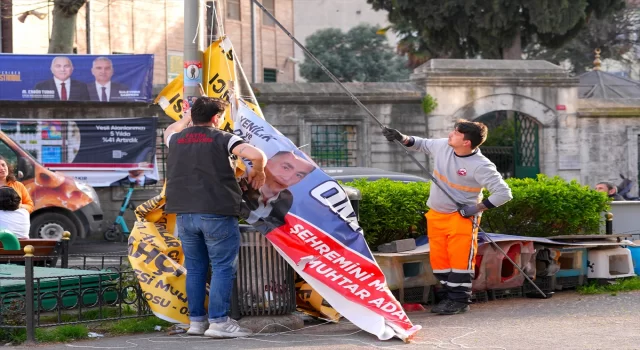 İstanbul’da siyasi partilerin pankart ve flamaları toplanmaya başlandı 