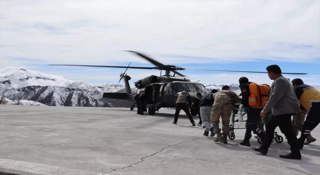 Şırnak’ta trafik kazasında yaralanan çocuk askeri helikopterle hastaneye ulaştırıldı