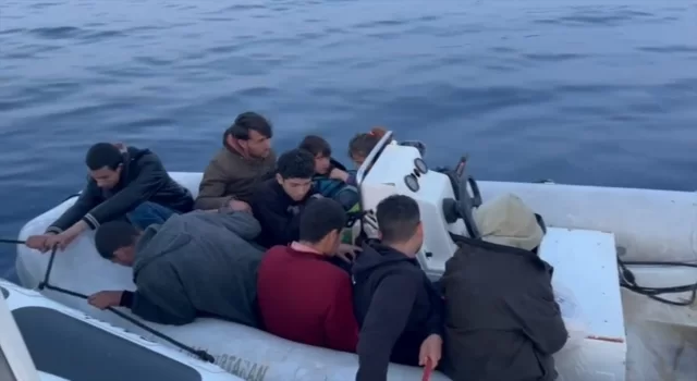 Bodrum’da 20 düzensiz göçmen kurtarıldı, 9 göçmen yakalandı