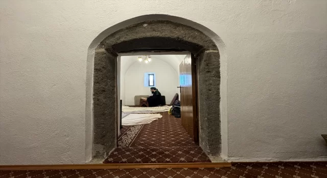 Kayseri’de camilerde itikafa girenler ramazanın son günlerini ibadetle geçiriyor