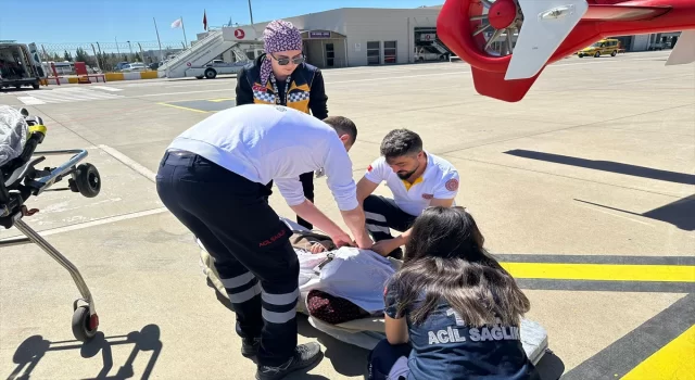 Şırnak’ta ambulans helikopter 91 yaşındaki hasta için havalandı