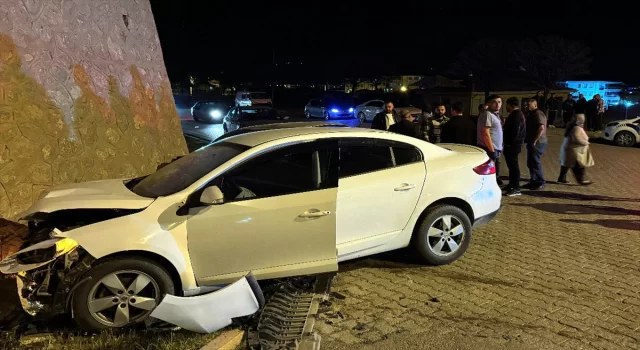 Kırıkkale’de iki otomobilin çarpıştığı kazada 2 kişi yaralandı
