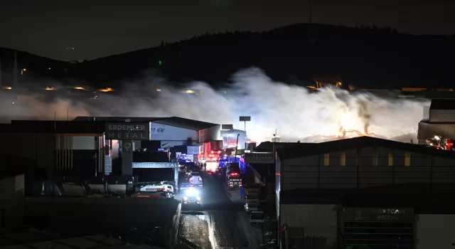Ankara Hurdacılar Sanayi Sitesi’ndeki yangın kontrol altına alındı