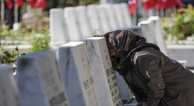 Cebeci Askeri Şehitliği’nde bayram arifesi yoğunluğu