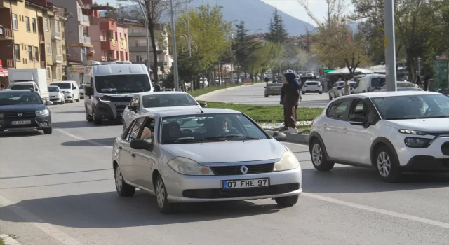 KonyaAntalya kara yolunda bayram dönüşü yoğunluğu