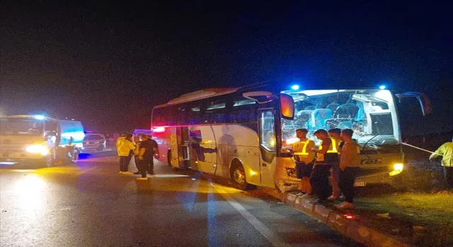 Aydın’da yolcu otobüsüyle çarpışan otomobildeki 4 kişi yaşamını yitirdi