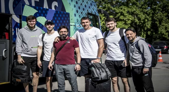 TOFAŞ, Basketbol Şampiyonlar Ligi çeyrek final maçı için Tenerife’ye gitti