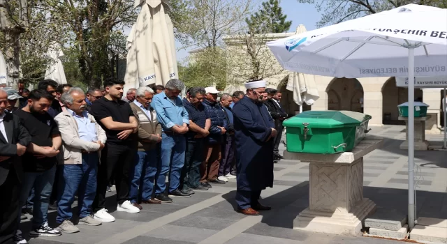 Akreple temas ettikten sonra öldüğü öne sürülen şahsın cenazesi Kayseri’de toprağa verildi