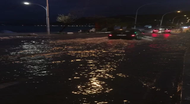 Bursa’da fırtına ve sağanak etkili oldu