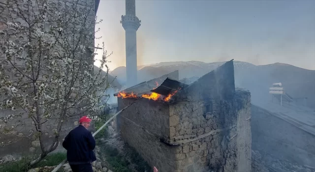 Tunceli’de camide çıkan yangın söndürüldü