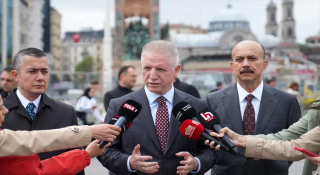 İstanbul Valisi Gül, Beyoğlu, Beşiktaş ve Fatih’te 1 Mayıs tedbirlerini denetledi: