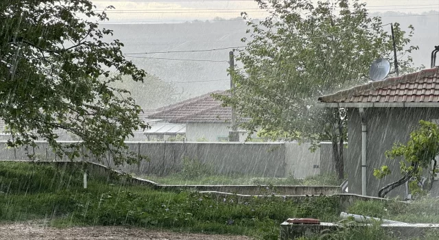 Kırklareli’nde sağanak ve dolu etkili oldu