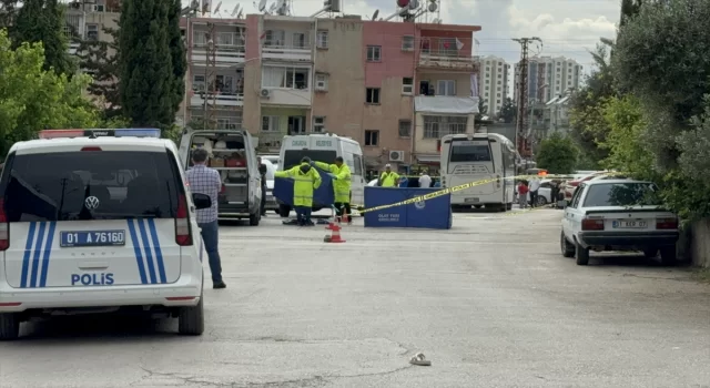 Adana’da özel halk otobüsünün çarptığı kişi yaşamını yitirdi 