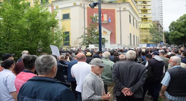 Arnavutluk’ta Tiran Belediye Başkanı Veliaj’ın istifası talebiyle protestolar devam ediyor