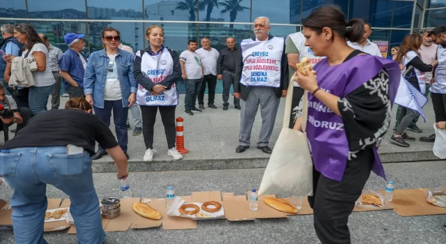 İzmir’de bir grup belediye çalışanı, ücretlerini alamadıkları gerekçesiyle eylem yaptı